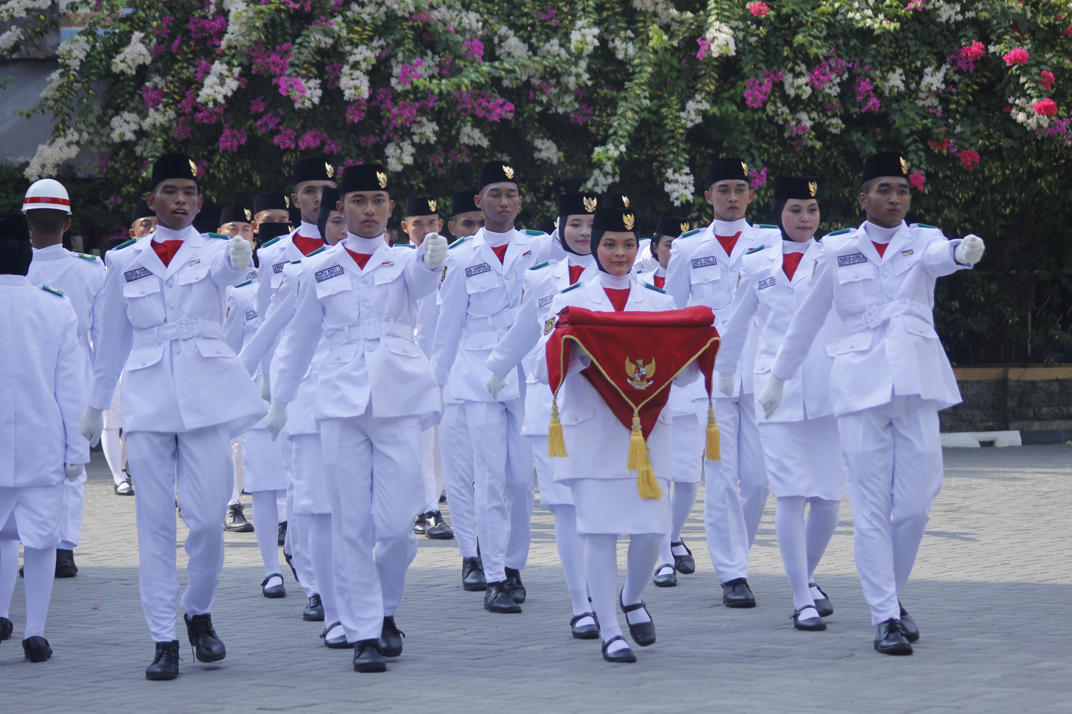 Latihan Paskibra di lapangan